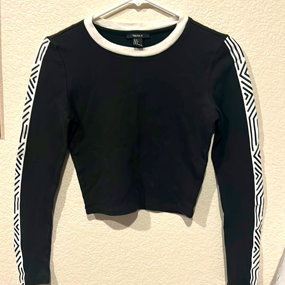 Forever 21 crop sweatshirt